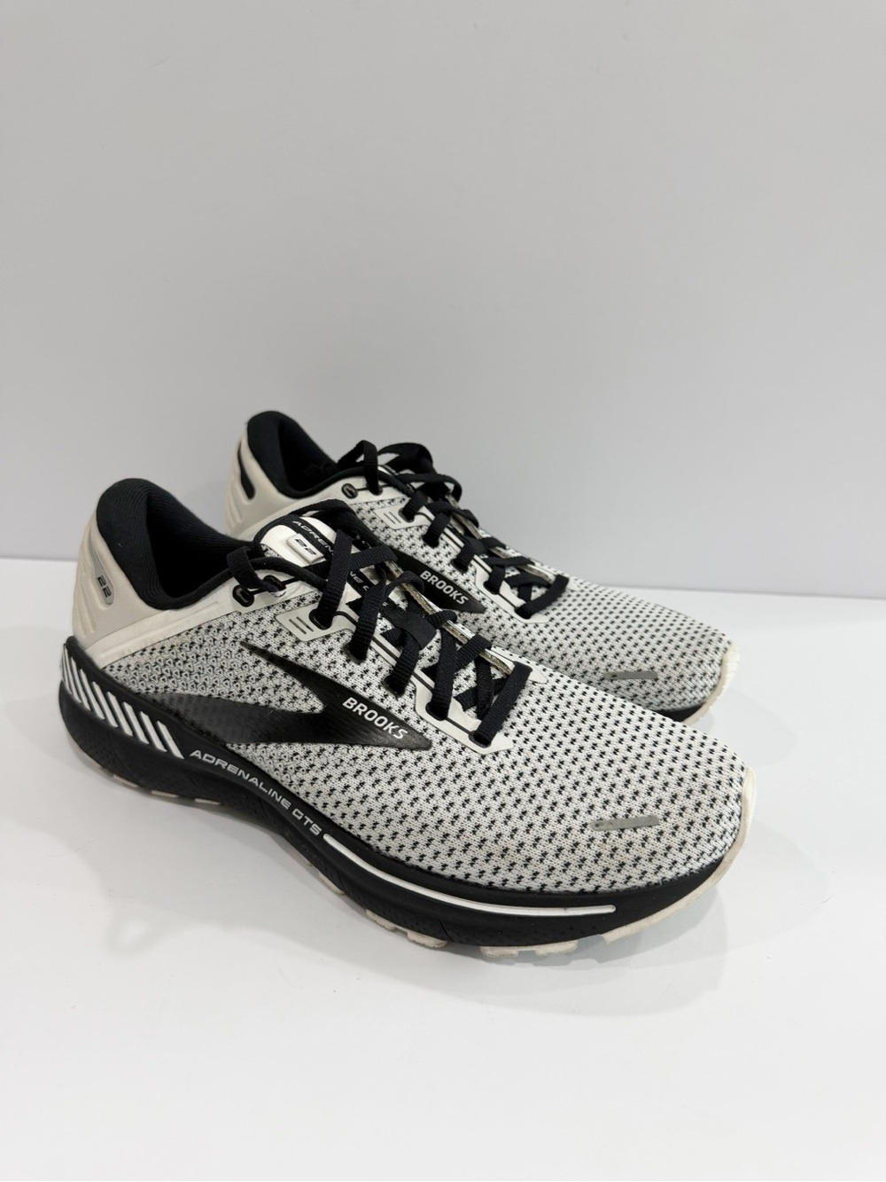 Brooks Adrenaline GTS 22 Women’s Shoes